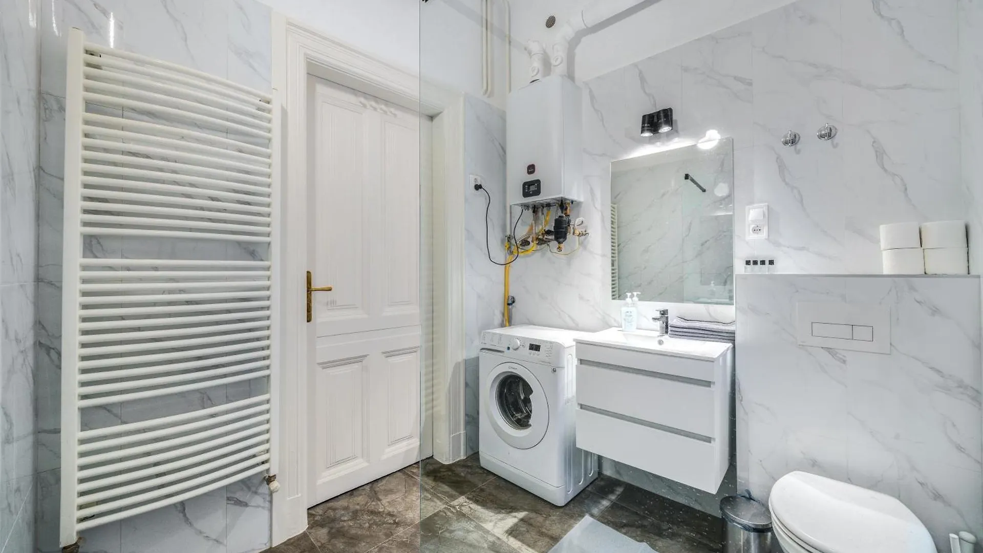 Synagogue 2 Bedroom Apartment S162 Budapest Hungary