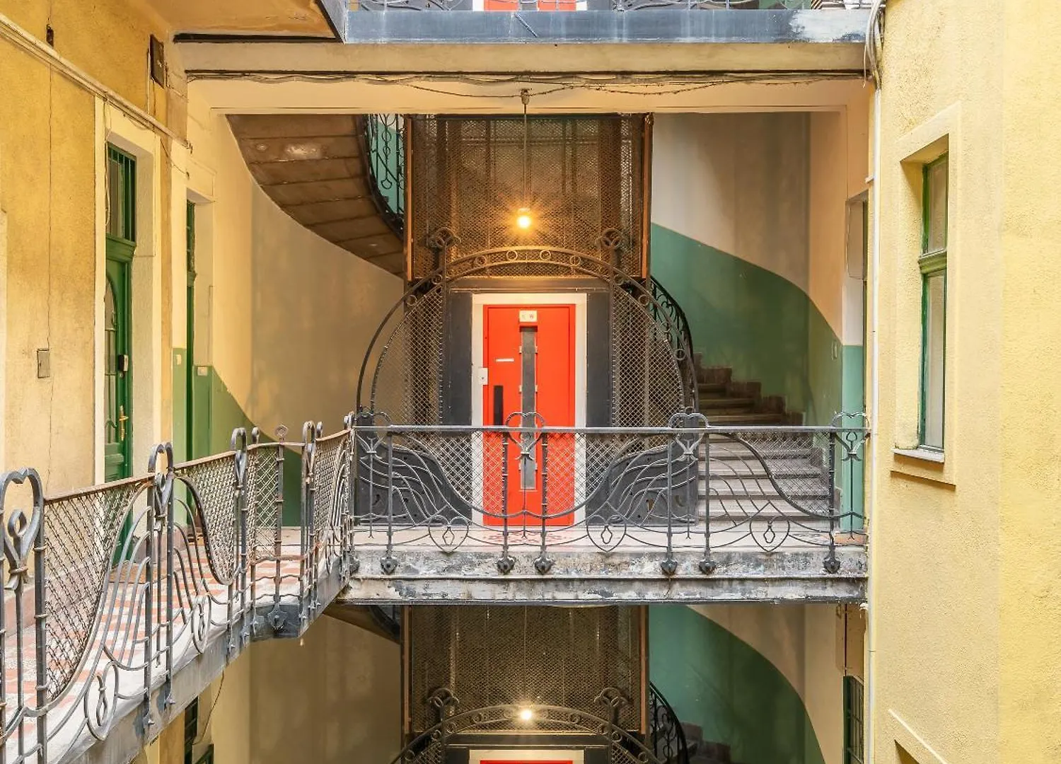 Synagogue 2 Bedroom Apartment S162 Budapest